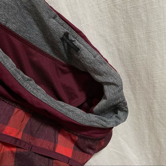 LULULEMON Run Speed Shorts Lined Yama Check Berry Plaid Size 2 - Picture 10 of 13